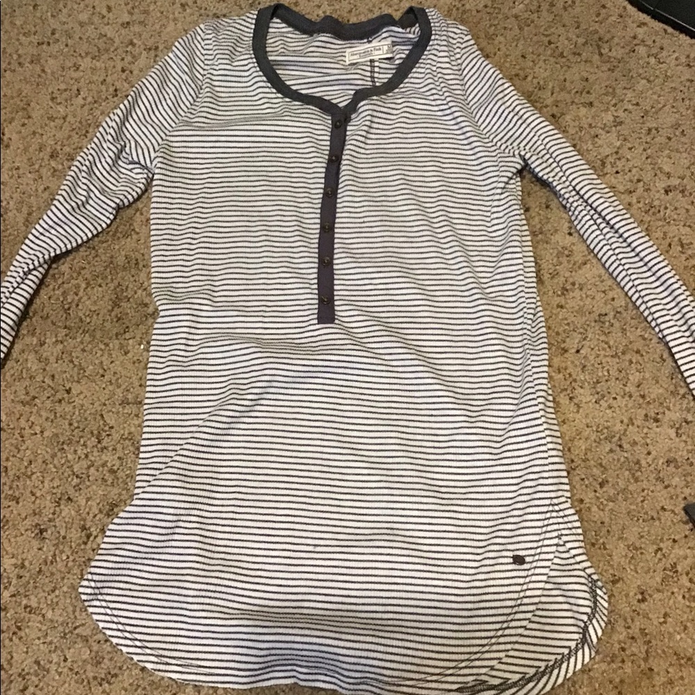 White striped Abercrombie T-shirt